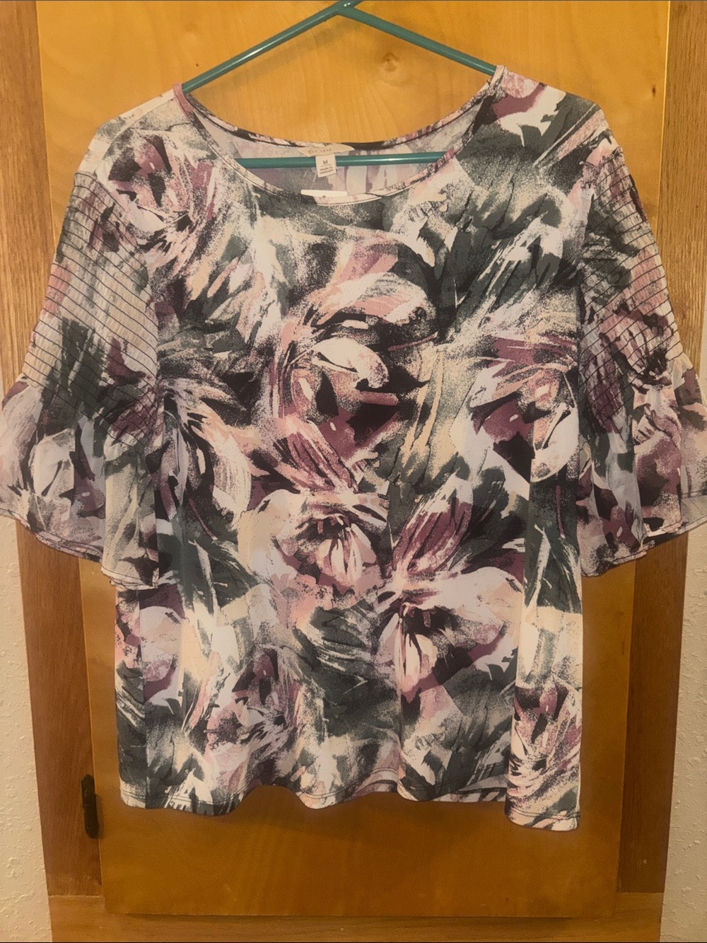 Floral Print Flutter Sleeve Top - blush/purple/